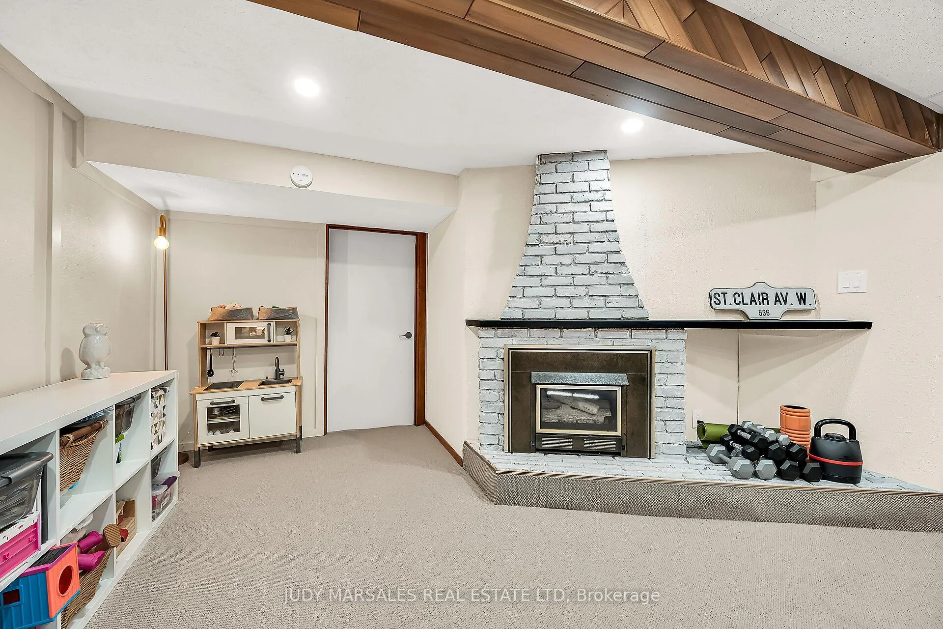 Photo 36 of 16A Bond Street S, Hamilton, Dundas — HOMEH