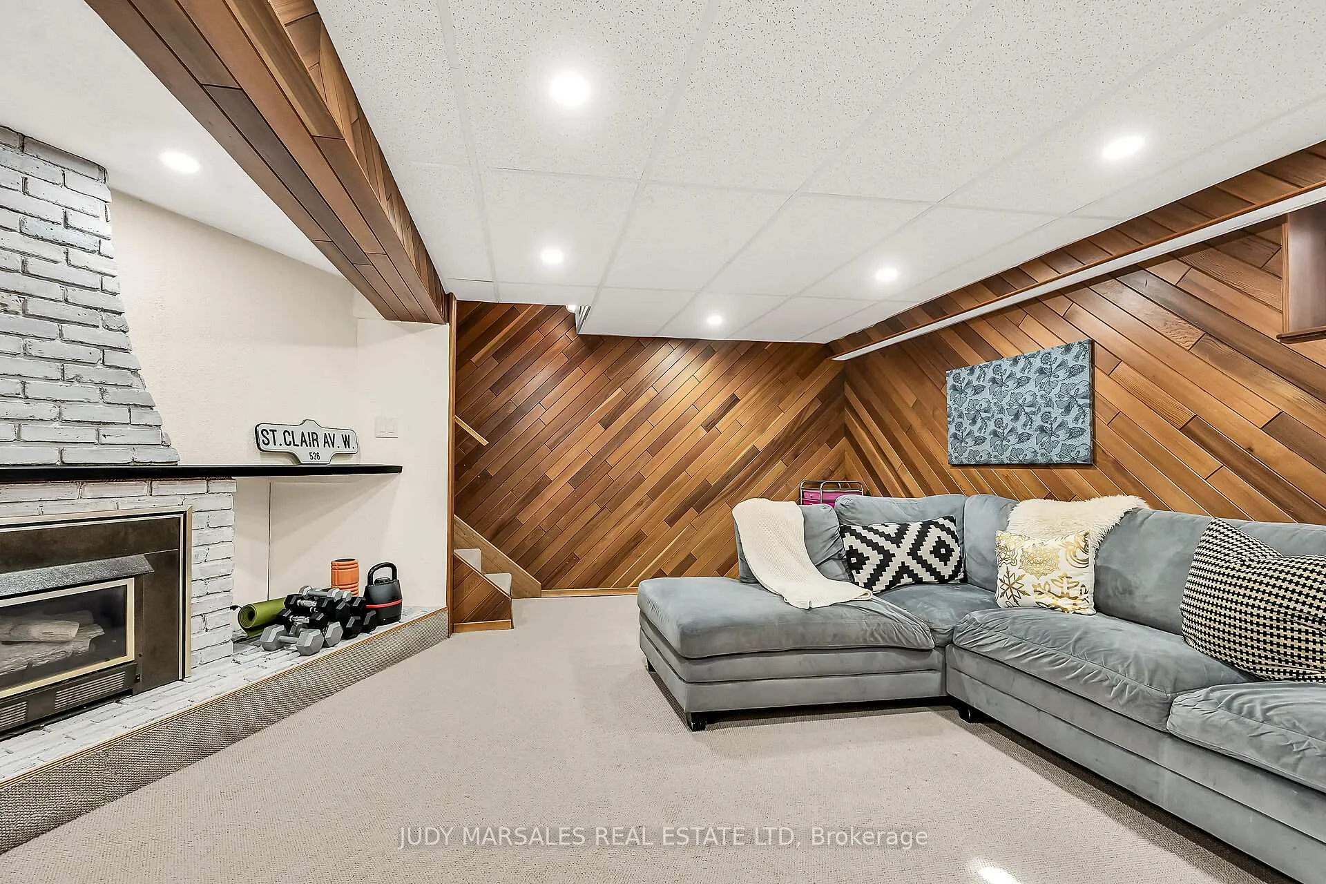 Photo 37 of 16A Bond Street S, Hamilton, Dundas — HOMEH