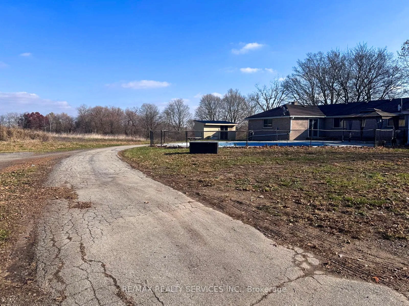 Photo 3 of 375 Blue Lake Road, Brant, South Dumfries — HOMEH