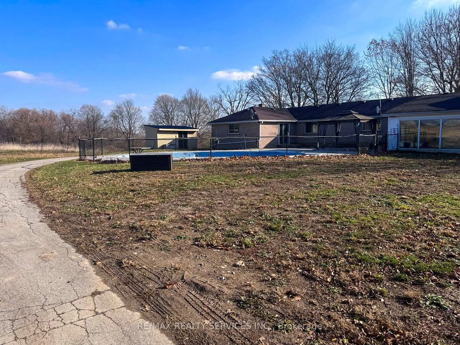 Photo 6 of 375 Blue Lake Road, Brant, South Dumfries — HOMEH
