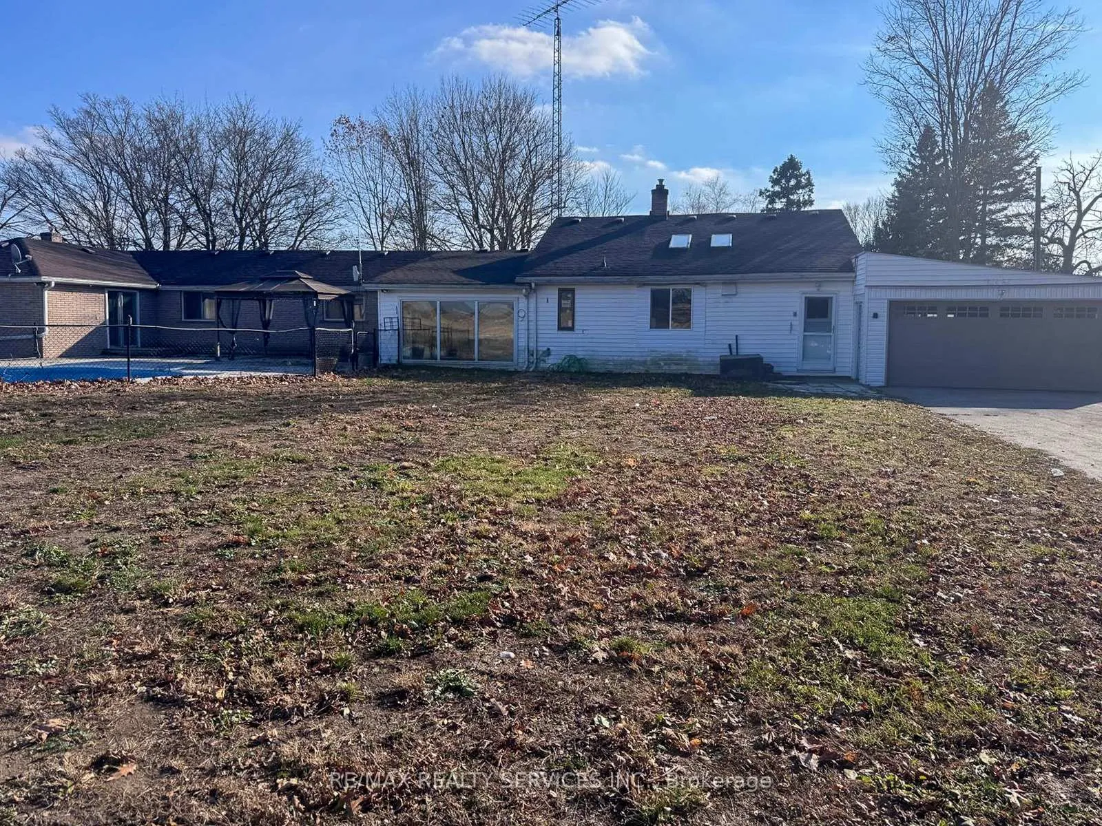 Photo 21 of 375 Blue Lake Road, Brant, South Dumfries — HOMEH