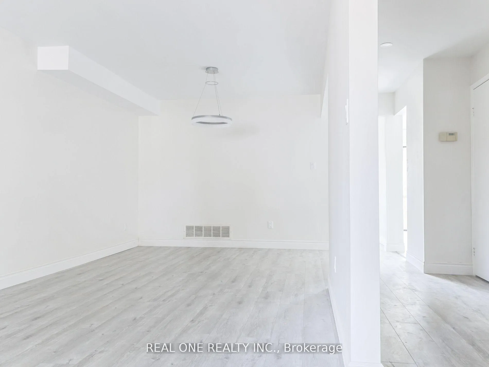 Photo 6 of 51 Cornwall Drive, Ajax, Central — HOMEH