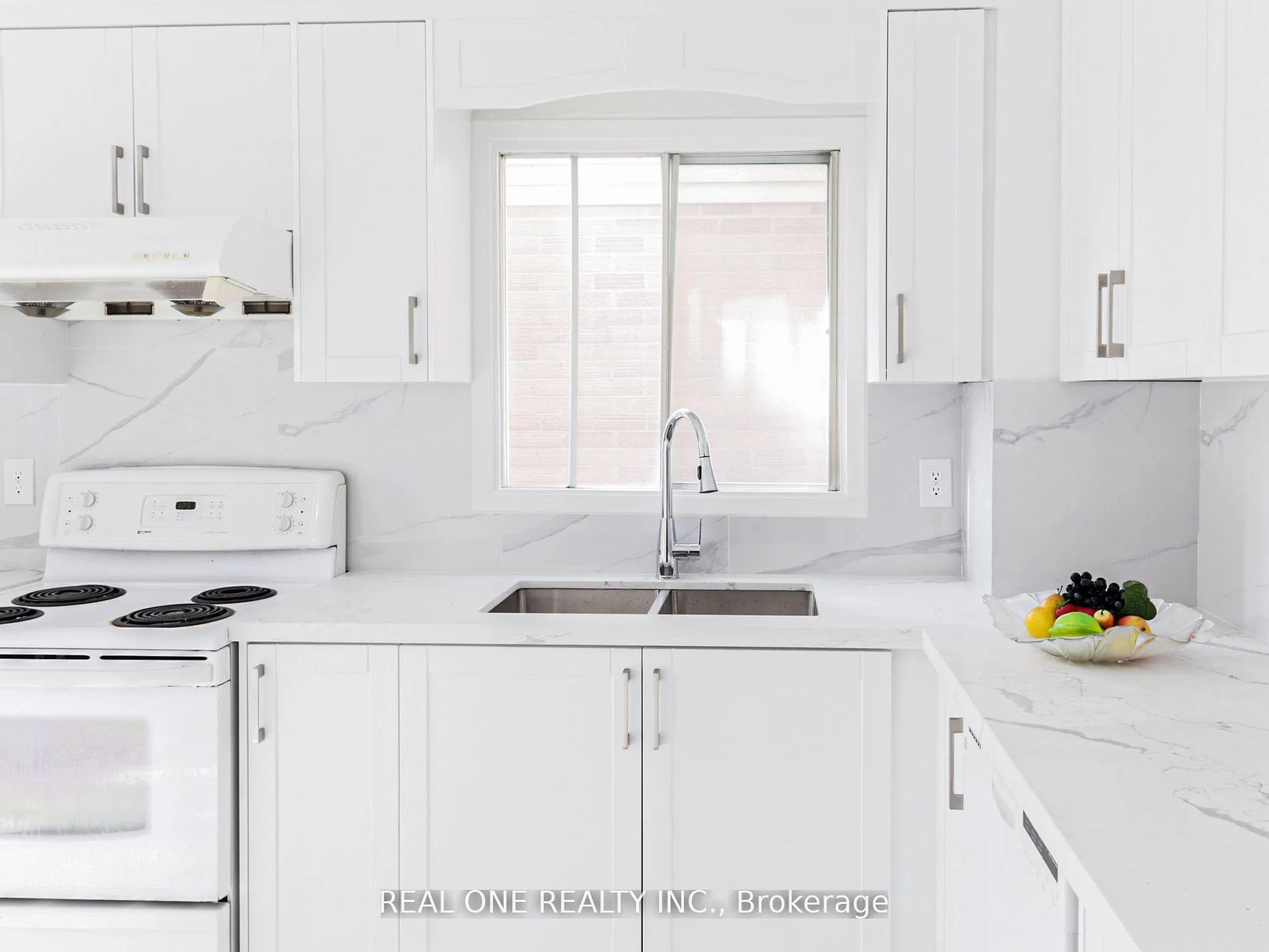 Photo 10 of 51 Cornwall Drive, Ajax, Central — HOMEH