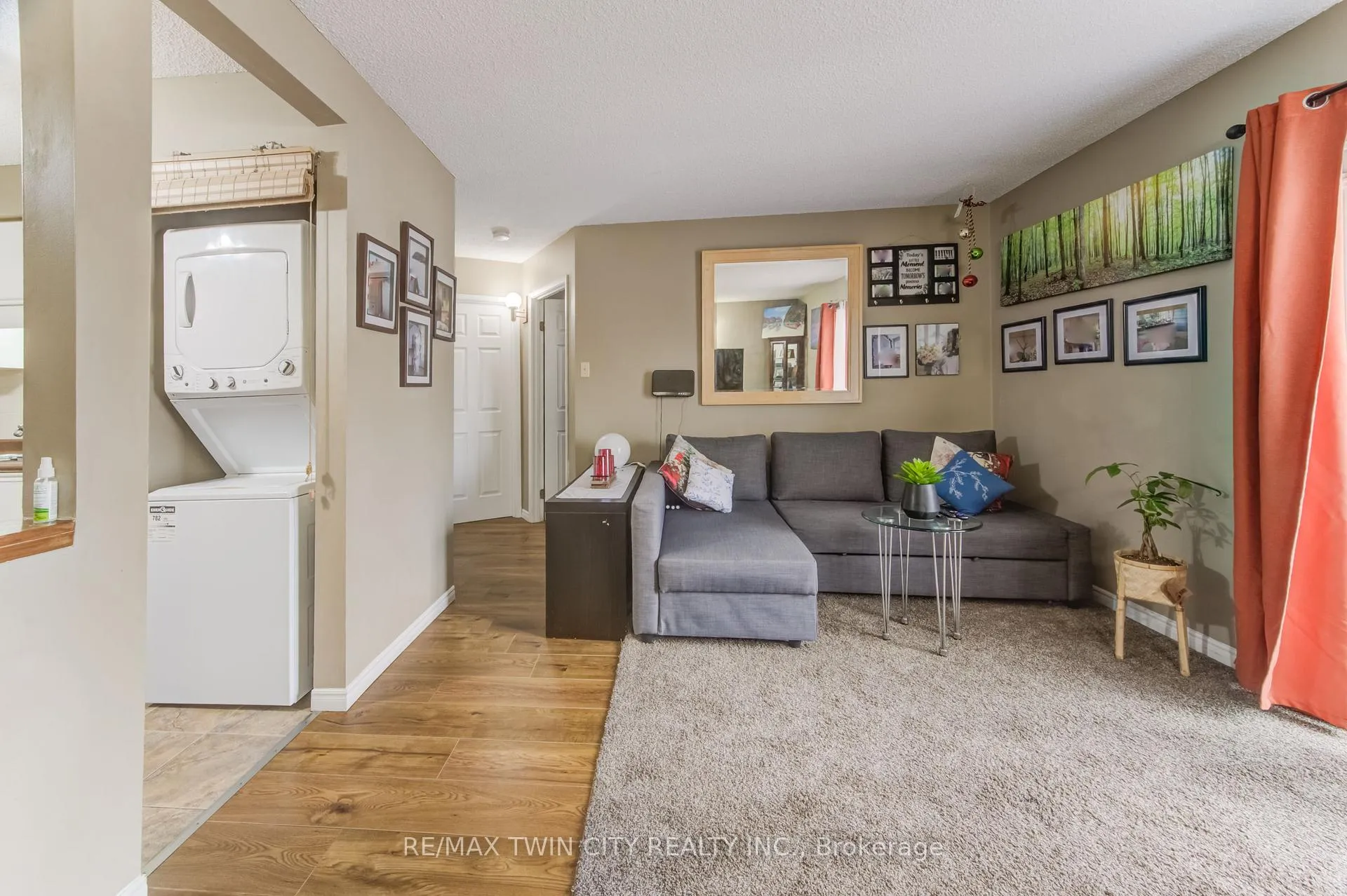 Photo 14 of 266 Overlea Drive, Kitchener — HOMEH