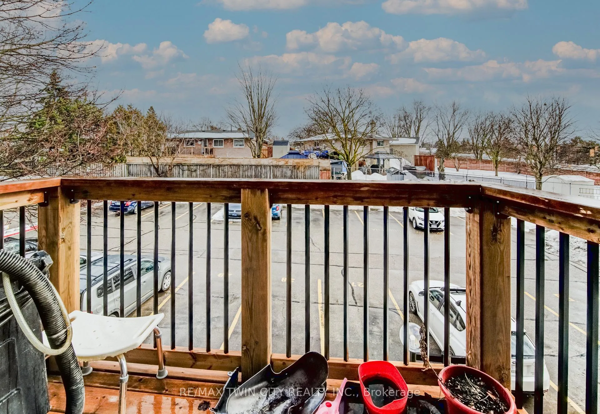 Photo 16 of 266 Overlea Drive, Kitchener — HOMEH