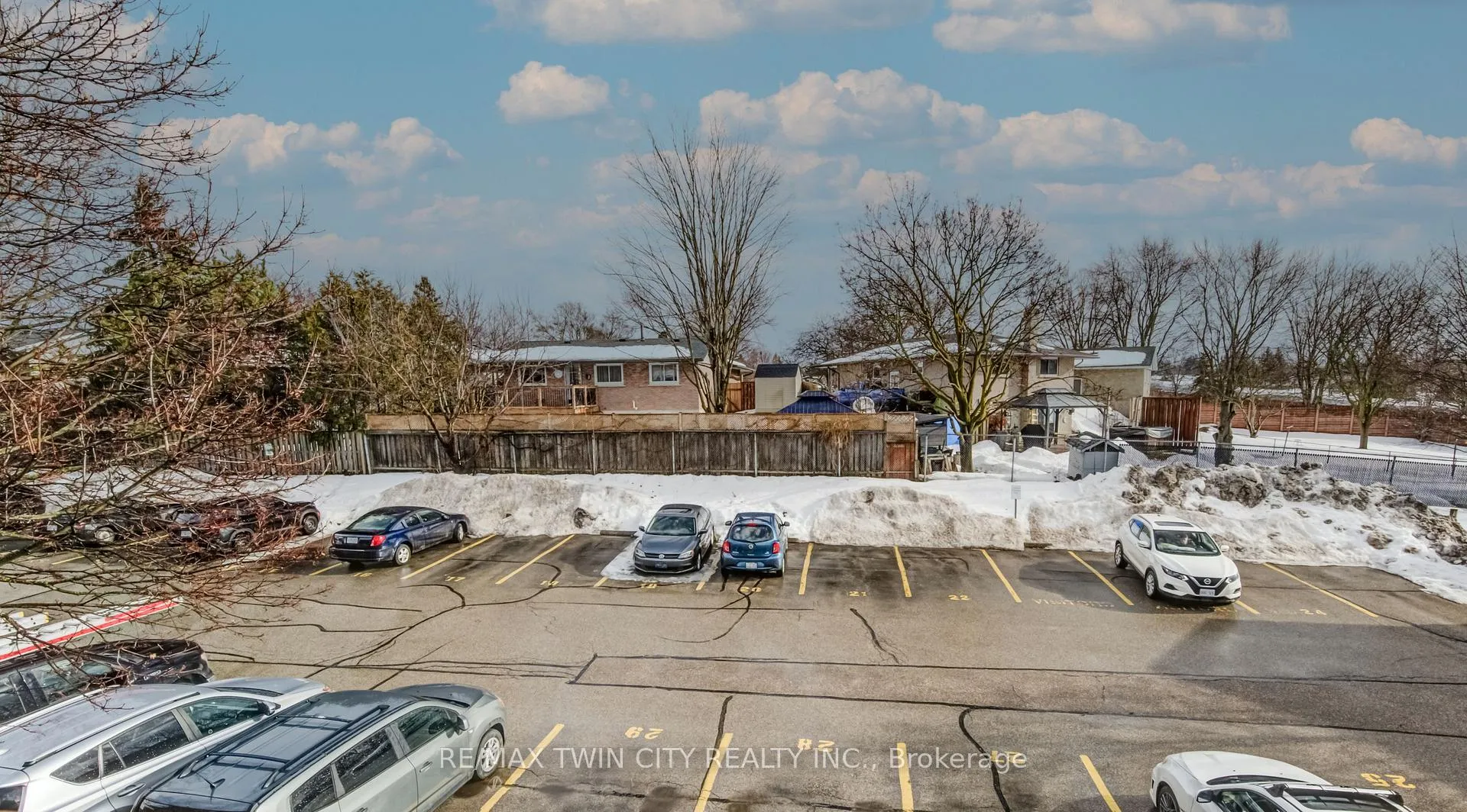 Photo 17 of 266 Overlea Drive, Kitchener — HOMEH