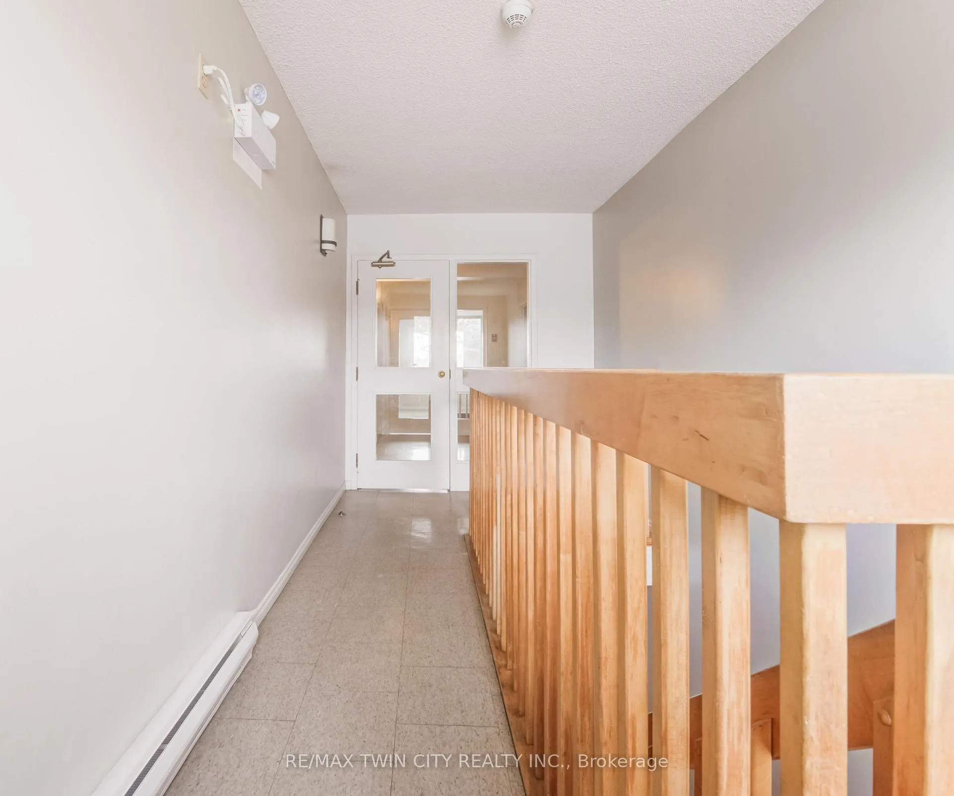 Photo 22 of 266 Overlea Drive, Kitchener — HOMEH