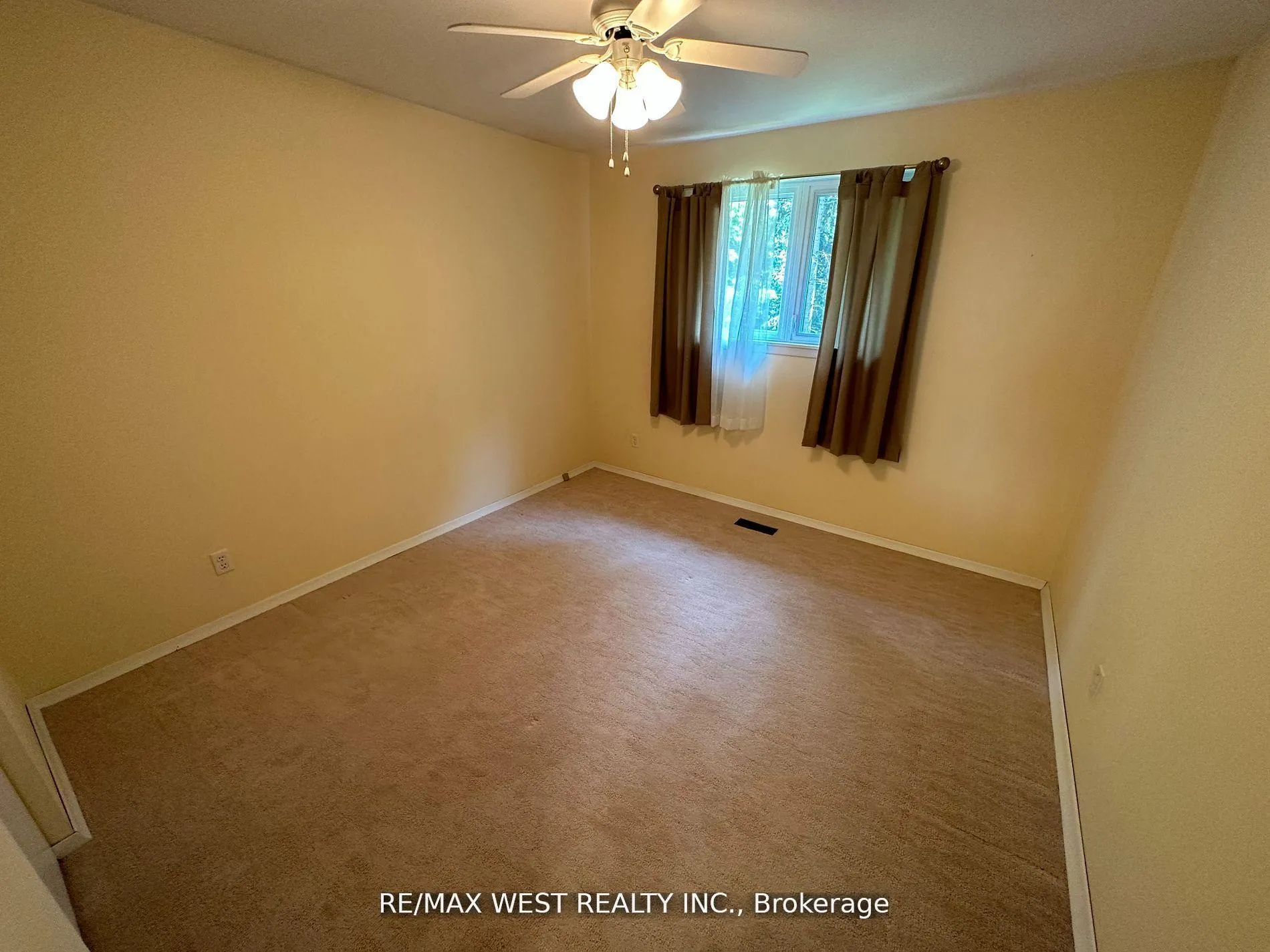 Photo 8 of 15 Tracey Drive, New Tecumseth, Alliston — HOMEH