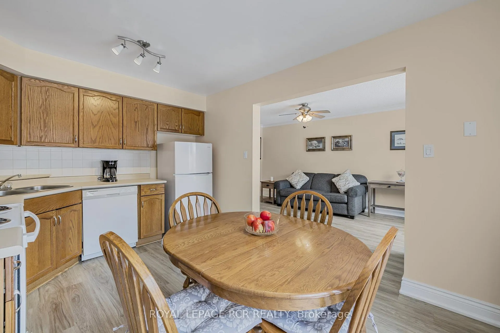 Photo 15 of 36 Riverley Lane, New Tecumseth, Alliston — HOMEH