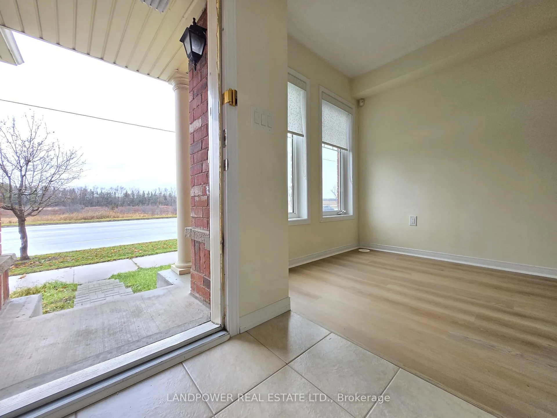 Photo 2 of 5289 Major Mackenzie Drive E, Markham, Berczy — HOMEH