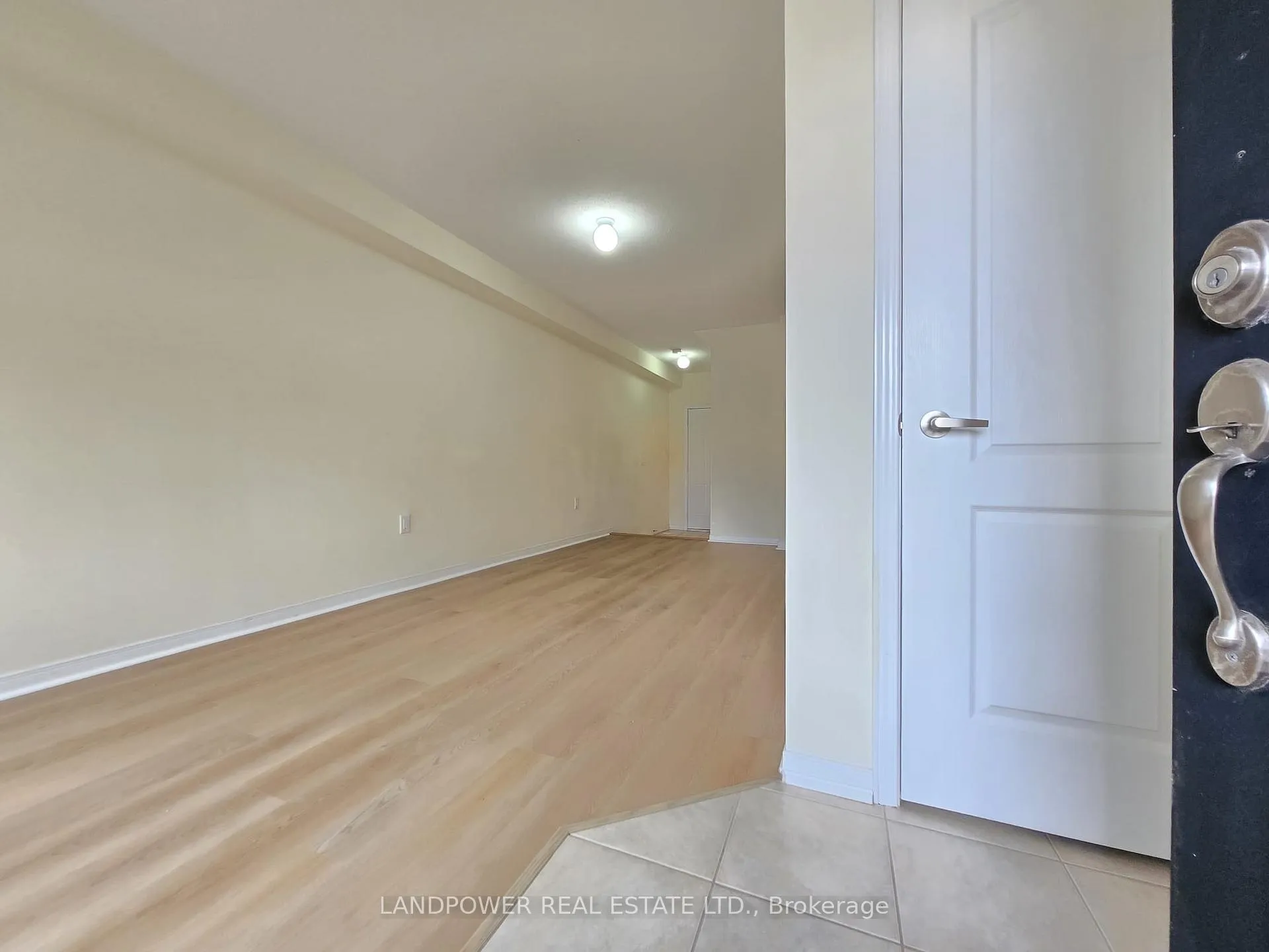 Photo 3 of 5289 Major Mackenzie Drive E, Markham, Berczy — HOMEH