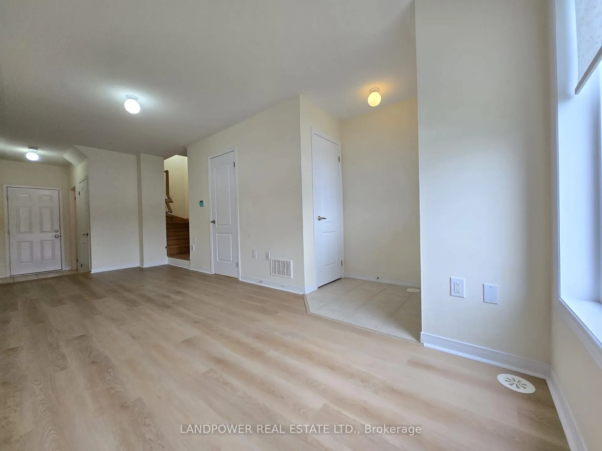 Photo 4 of 5289 Major Mackenzie Drive E, Markham, Berczy — HOMEH