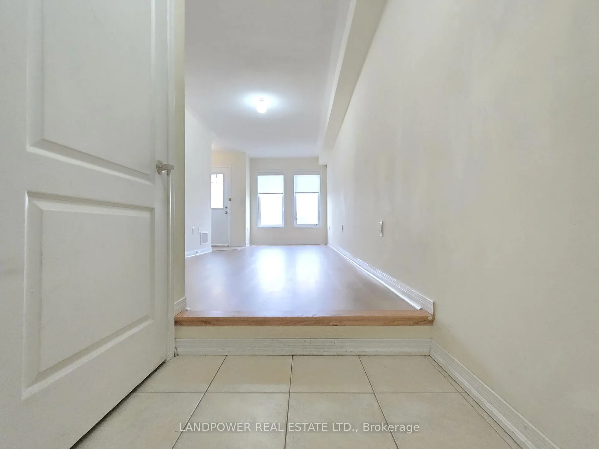 Photo 5 of 5289 Major Mackenzie Drive E, Markham, Berczy — HOMEH