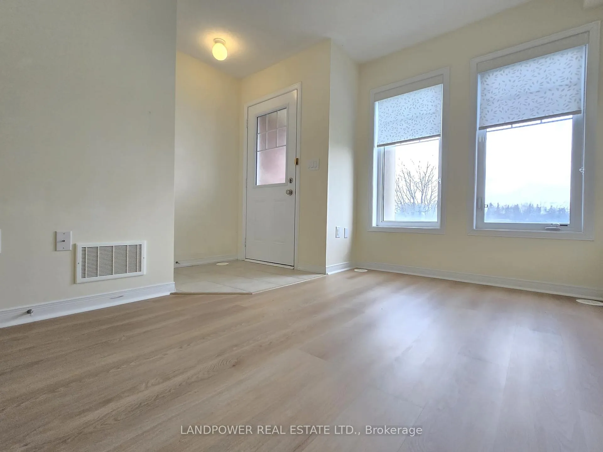 Photo 6 of 5289 Major Mackenzie Drive E, Markham, Berczy — HOMEH