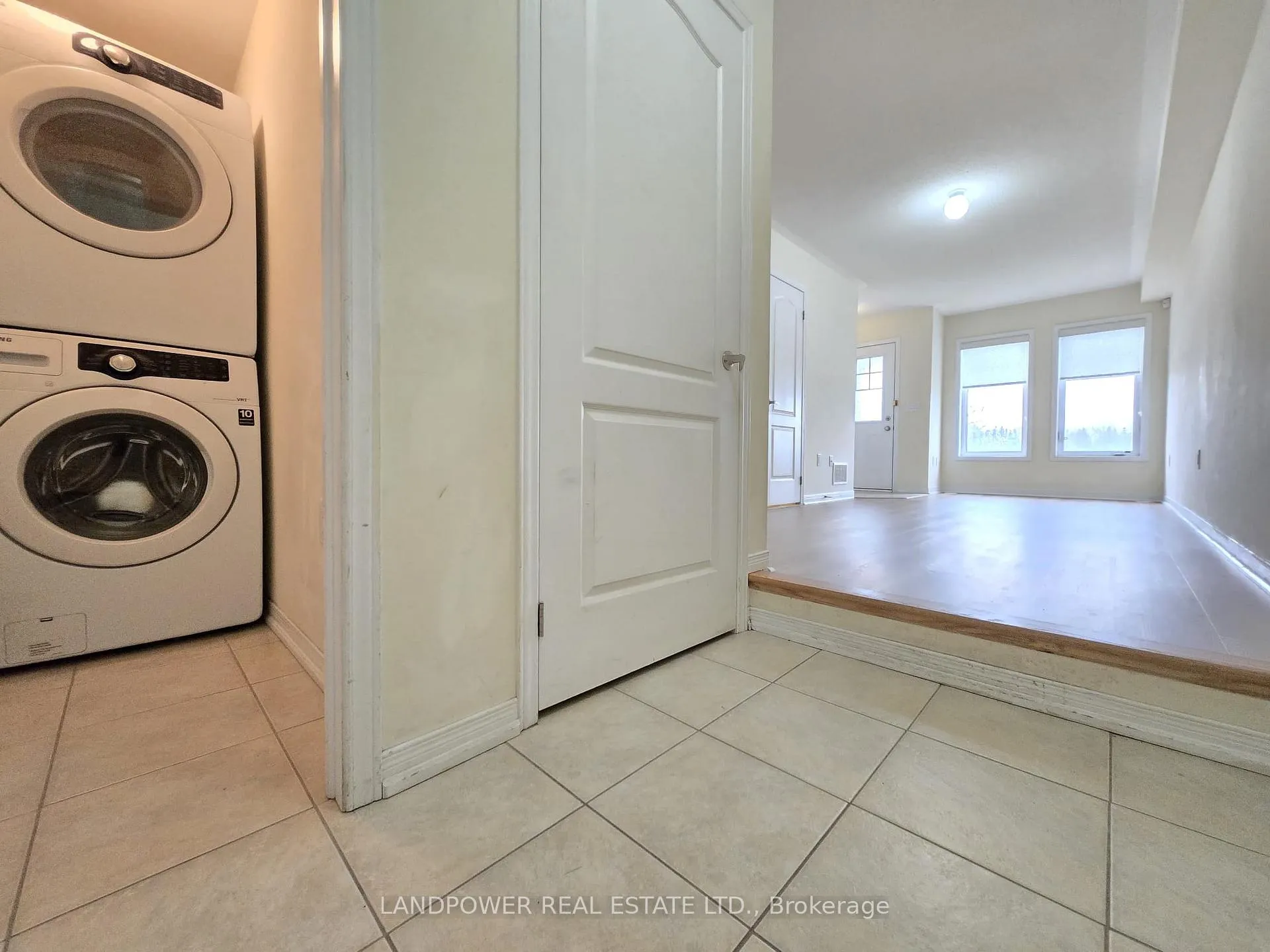 Photo 7 of 5289 Major Mackenzie Drive E, Markham, Berczy — HOMEH