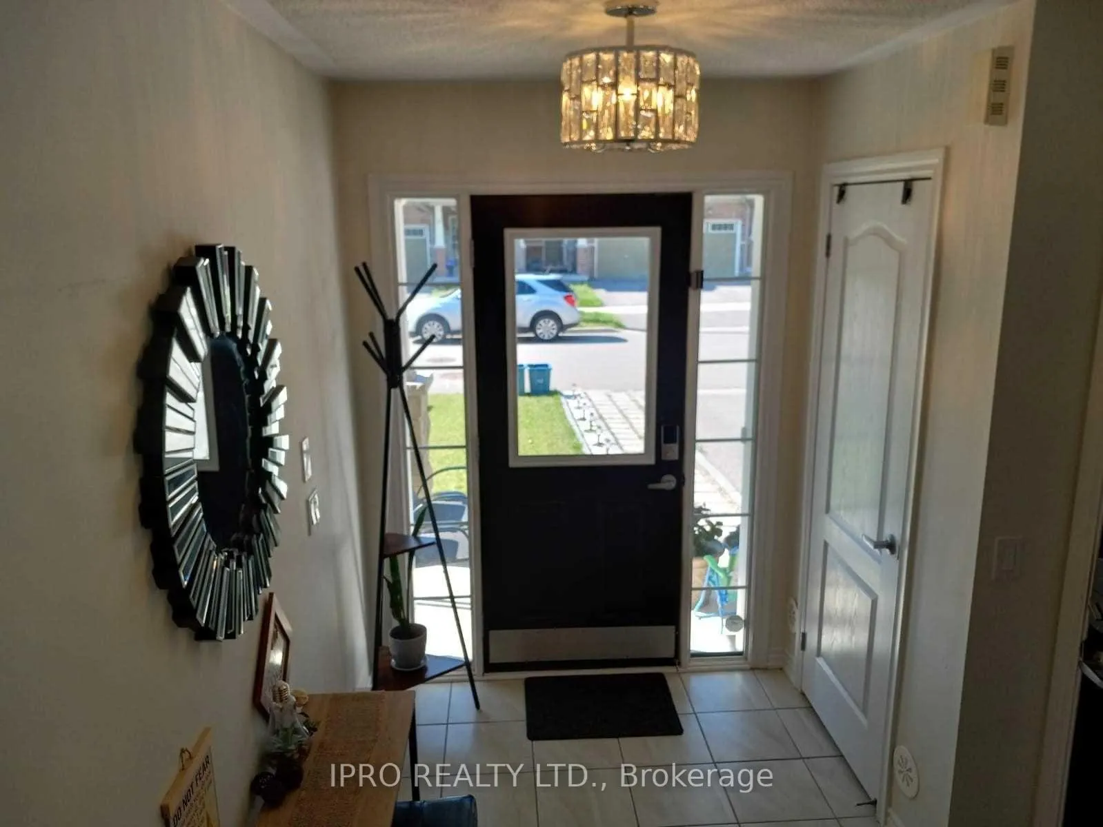 Photo 4 of 58 Nearco Crescent, Oshawa, Windfields — HOMEH