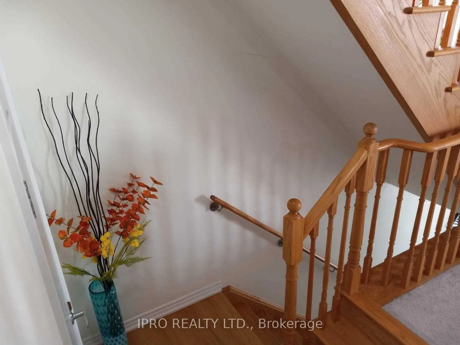 Photo 6 of 58 Nearco Crescent, Oshawa, Windfields — HOMEH