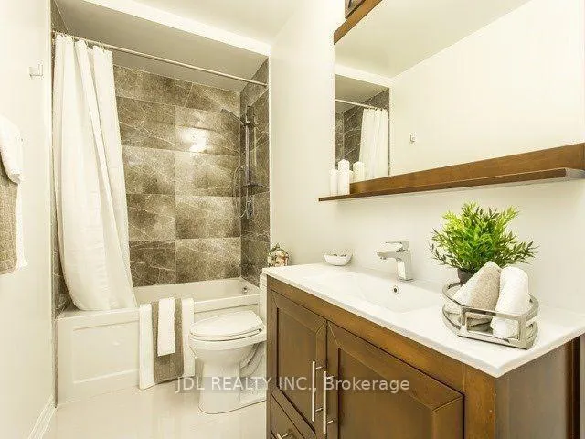 Photo 6 of 128 Anthony Lane, Vaughan, Glen Shields — HOMEH