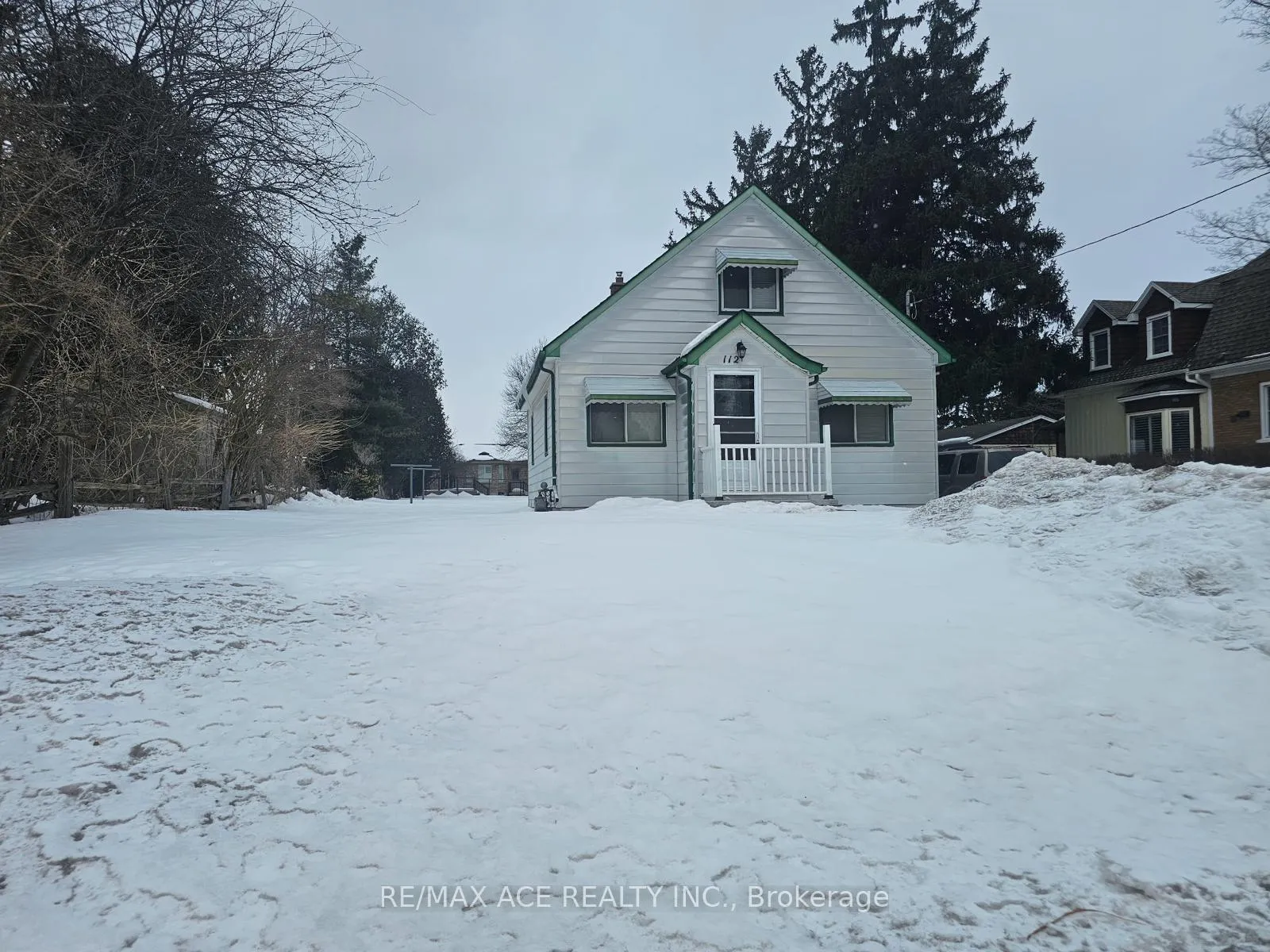 Photo 2 of 112 Bridge Street W, Waterloo, University Downs — HOMEH