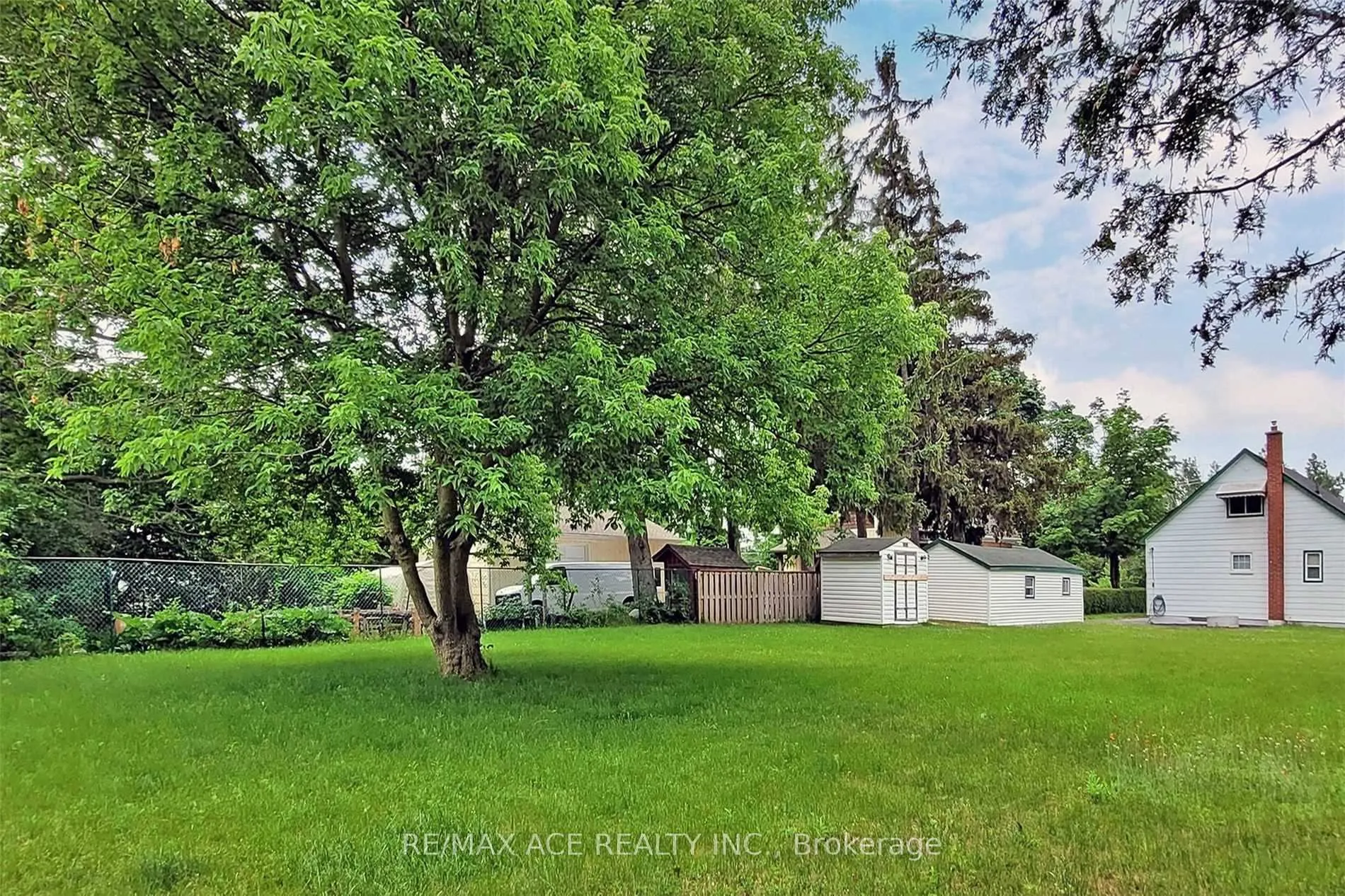 Photo 21 of 112 Bridge Street W, Waterloo, University Downs — HOMEH