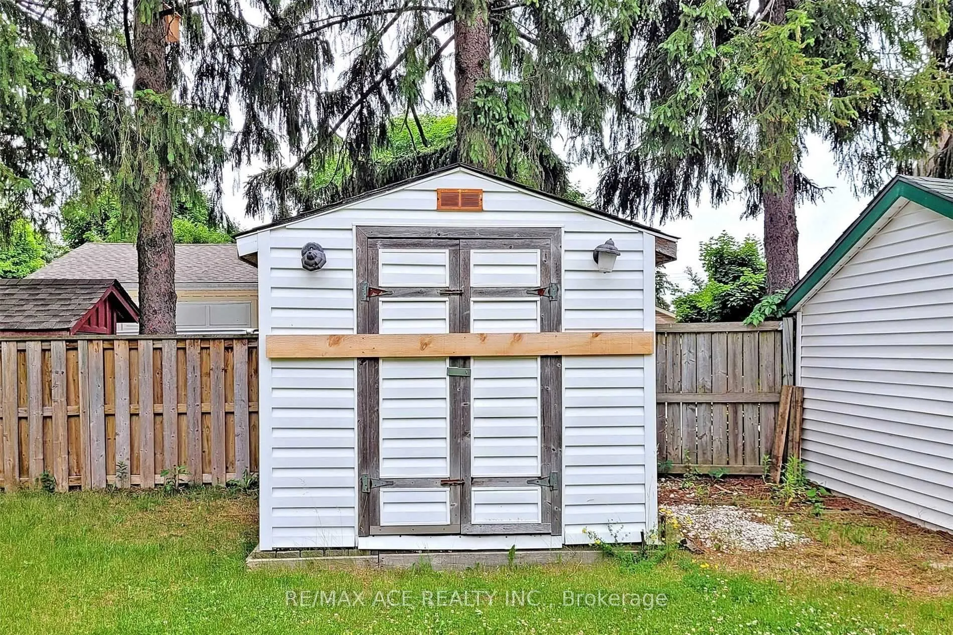 Photo 23 of 112 Bridge Street W, Waterloo, University Downs — HOMEH