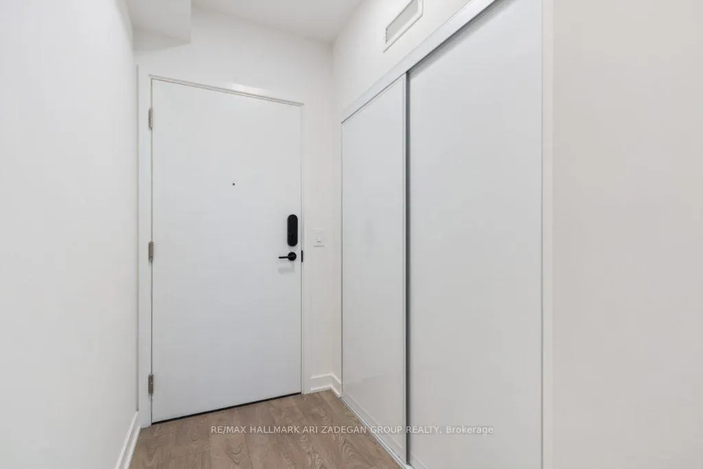 Photo 8 of 225 Malta Avenue, Brampton, Fletcher's Creek South — HOMEH