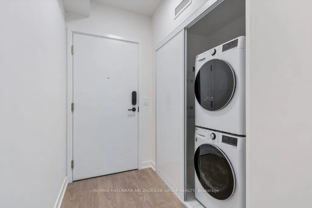 Photo 9 of 225 Malta Avenue, Brampton, Fletcher's Creek South — HOMEH