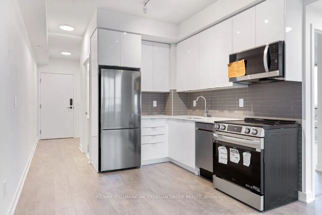 Photo 12 of 225 Malta Avenue, Brampton, Fletcher's Creek South — HOMEH