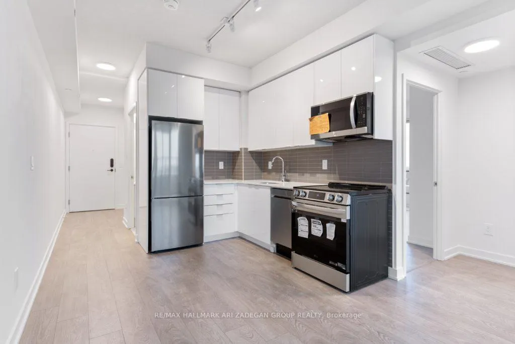 Photo 13 of 225 Malta Avenue, Brampton, Fletcher's Creek South — HOMEH