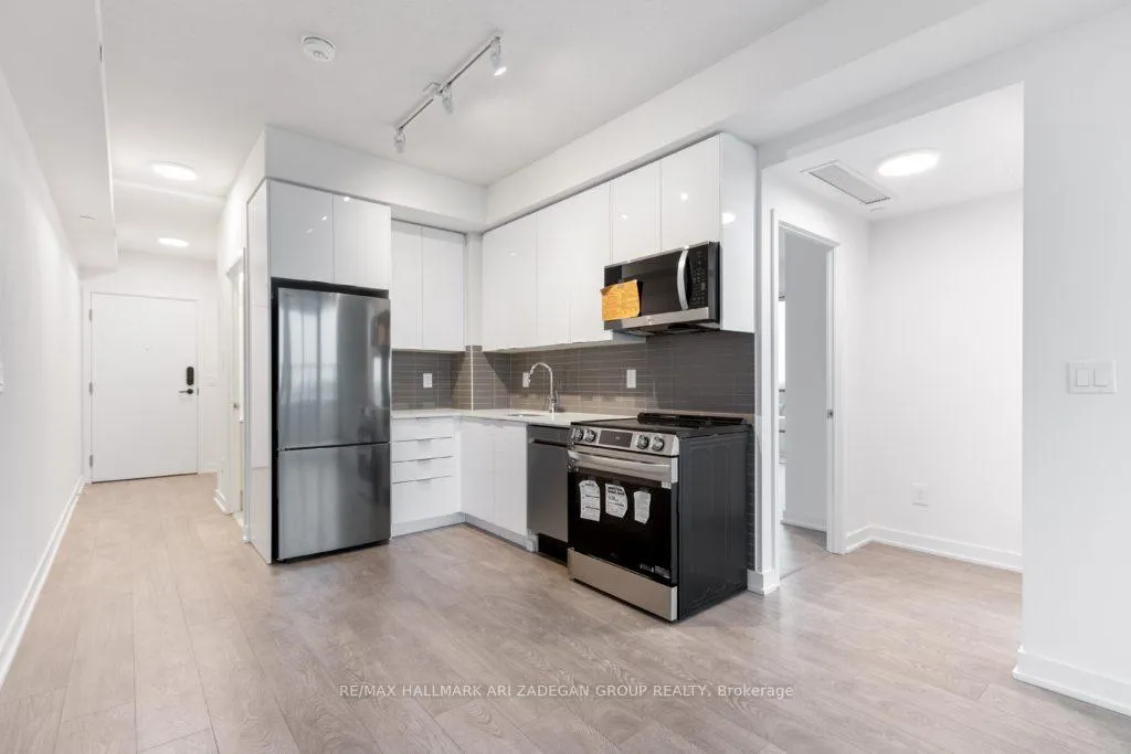 Photo 14 of 225 Malta Avenue, Brampton, Fletcher's Creek South — HOMEH