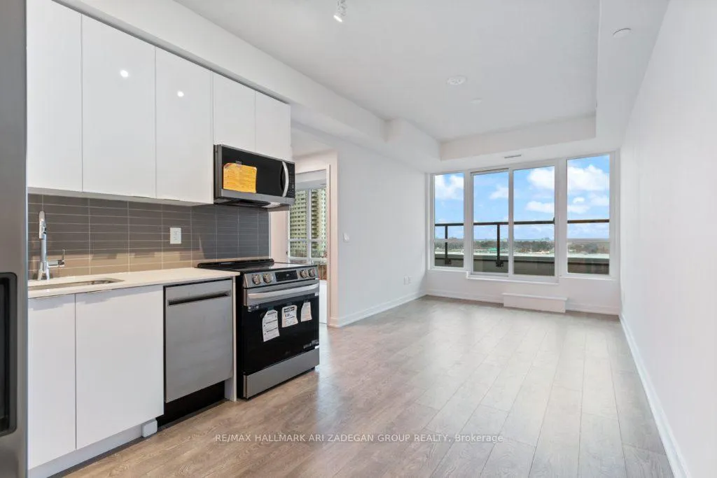 Photo 15 of 225 Malta Avenue, Brampton, Fletcher's Creek South — HOMEH