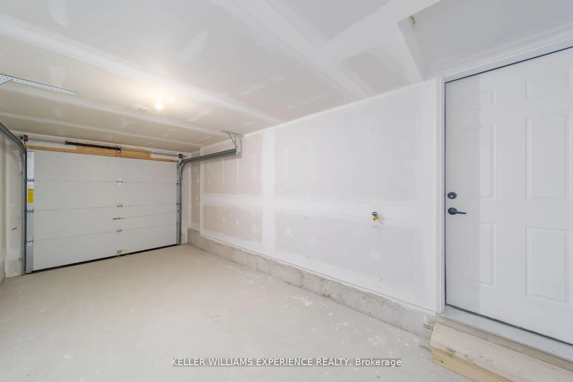 Photo 9 of 1 Wagon Lane, Barrie, Innis-Shore — HOMEH