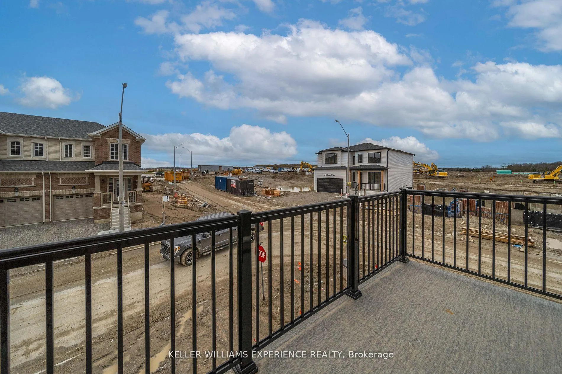 Photo 17 of 1 Wagon Lane, Barrie, Innis-Shore — HOMEH