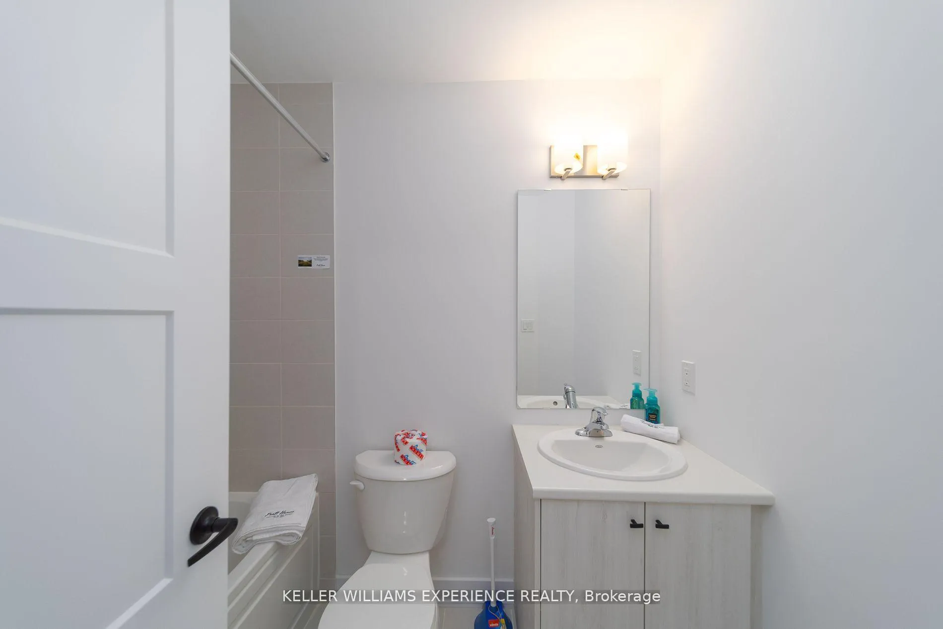 Photo 19 of 1 Wagon Lane, Barrie, Innis-Shore — HOMEH
