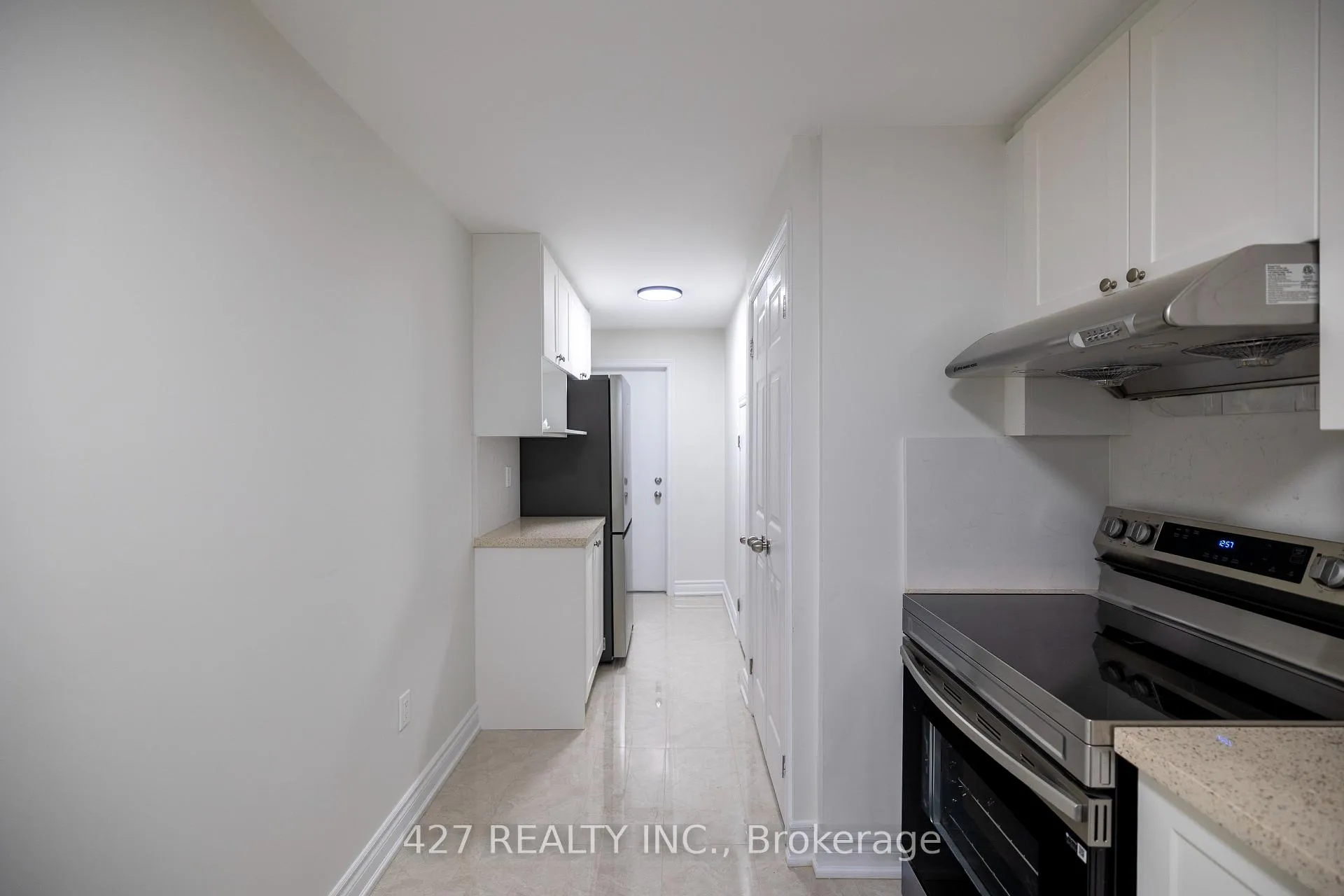 Photo 6 of 29 Thelma Dr, Whitby, Rural Whitby — HOMEH