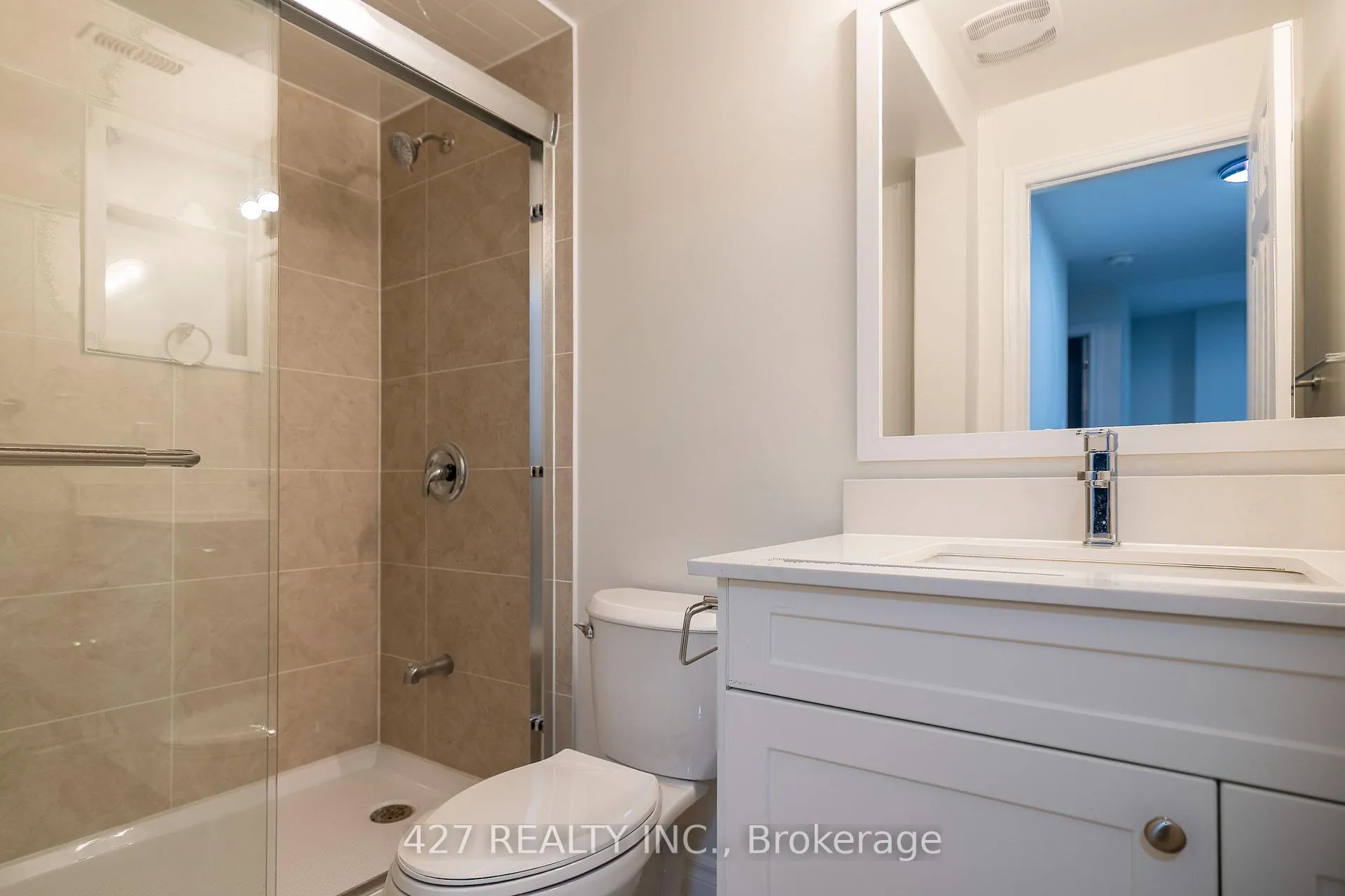 Photo 10 of 29 Thelma Dr, Whitby, Rural Whitby — HOMEH