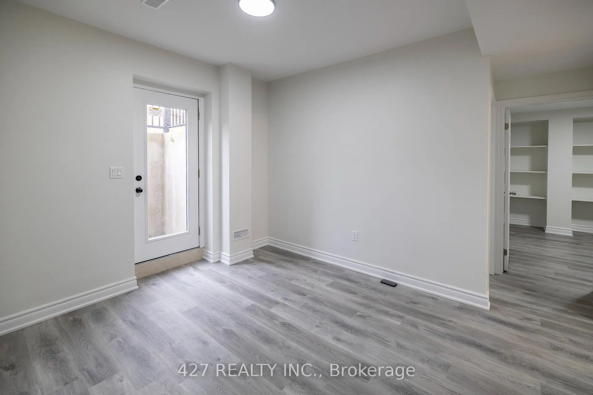 Photo 12 of 29 Thelma Dr, Whitby, Rural Whitby — HOMEH