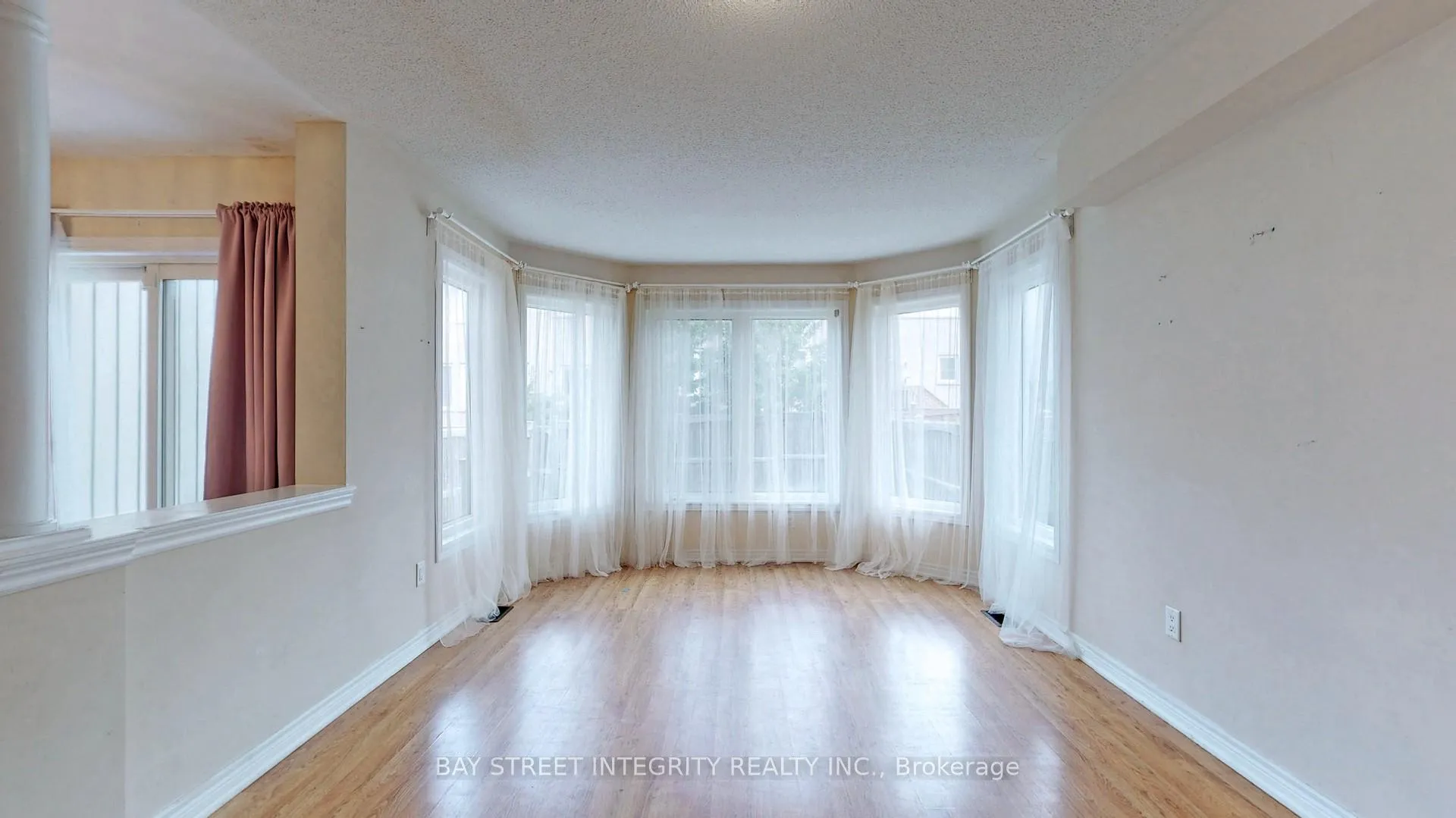 Photo 10 of 67 Sequin Drive, Richmond Hill, Jefferson — HOMEH