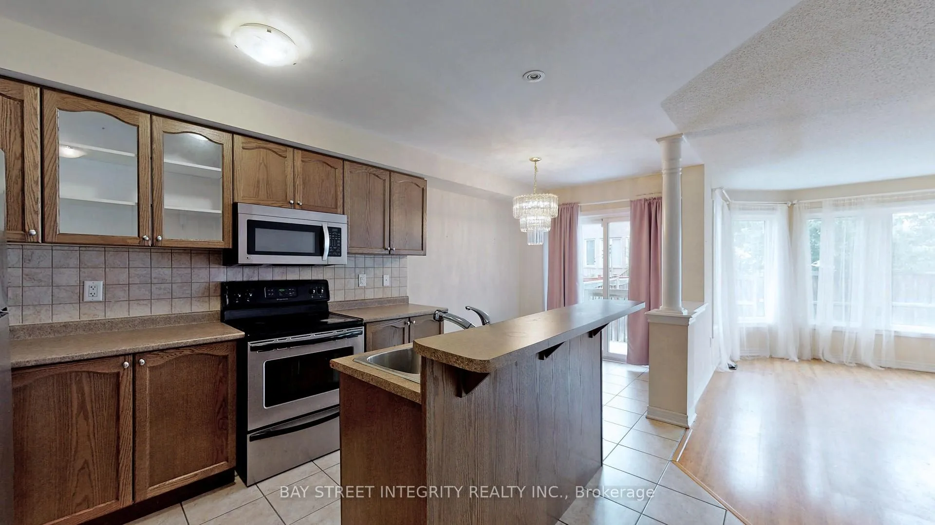 Photo 13 of 67 Sequin Drive, Richmond Hill, Jefferson — HOMEH