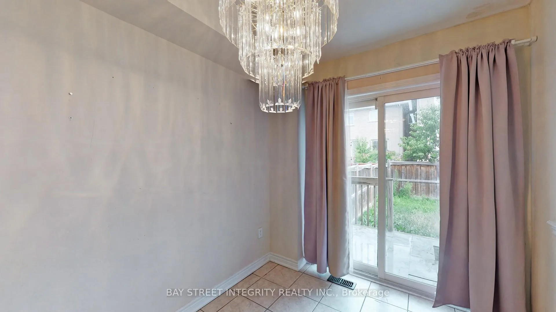 Photo 19 of 67 Sequin Drive, Richmond Hill, Jefferson — HOMEH