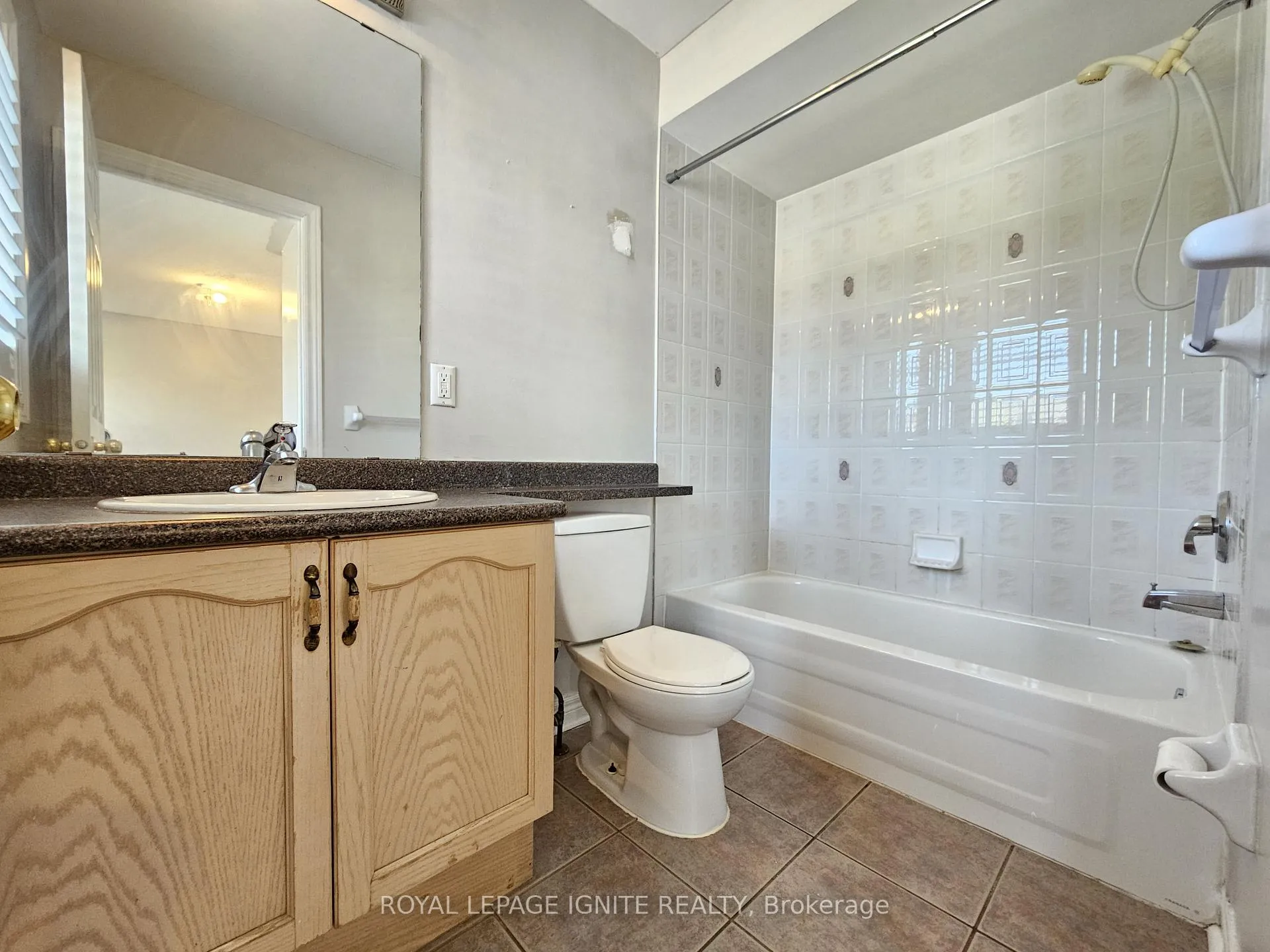 Photo 10 of 6 Trevino Crescent, Brampton, Bram East — HOMEH