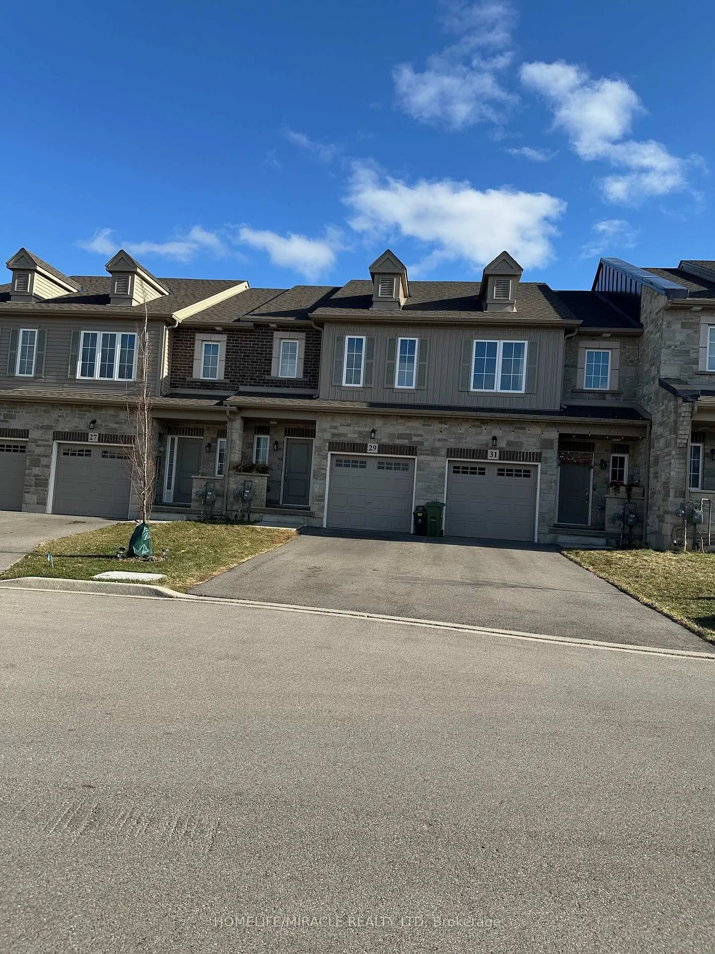 Photo 1 of 29 Beasley Grove, Hamilton, Meadowlands — HOMEH
