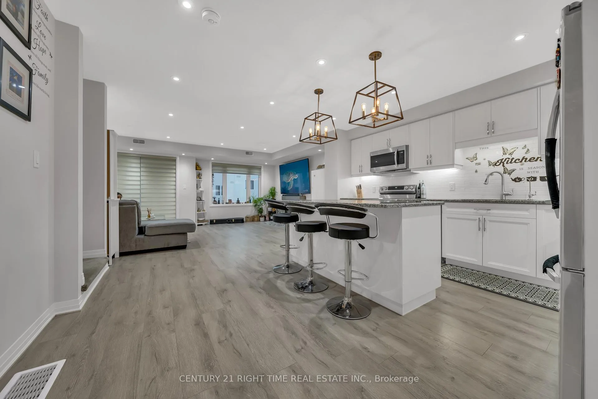 Photo 10 of 78 Progress Crescent, Kitchener — HOMEH