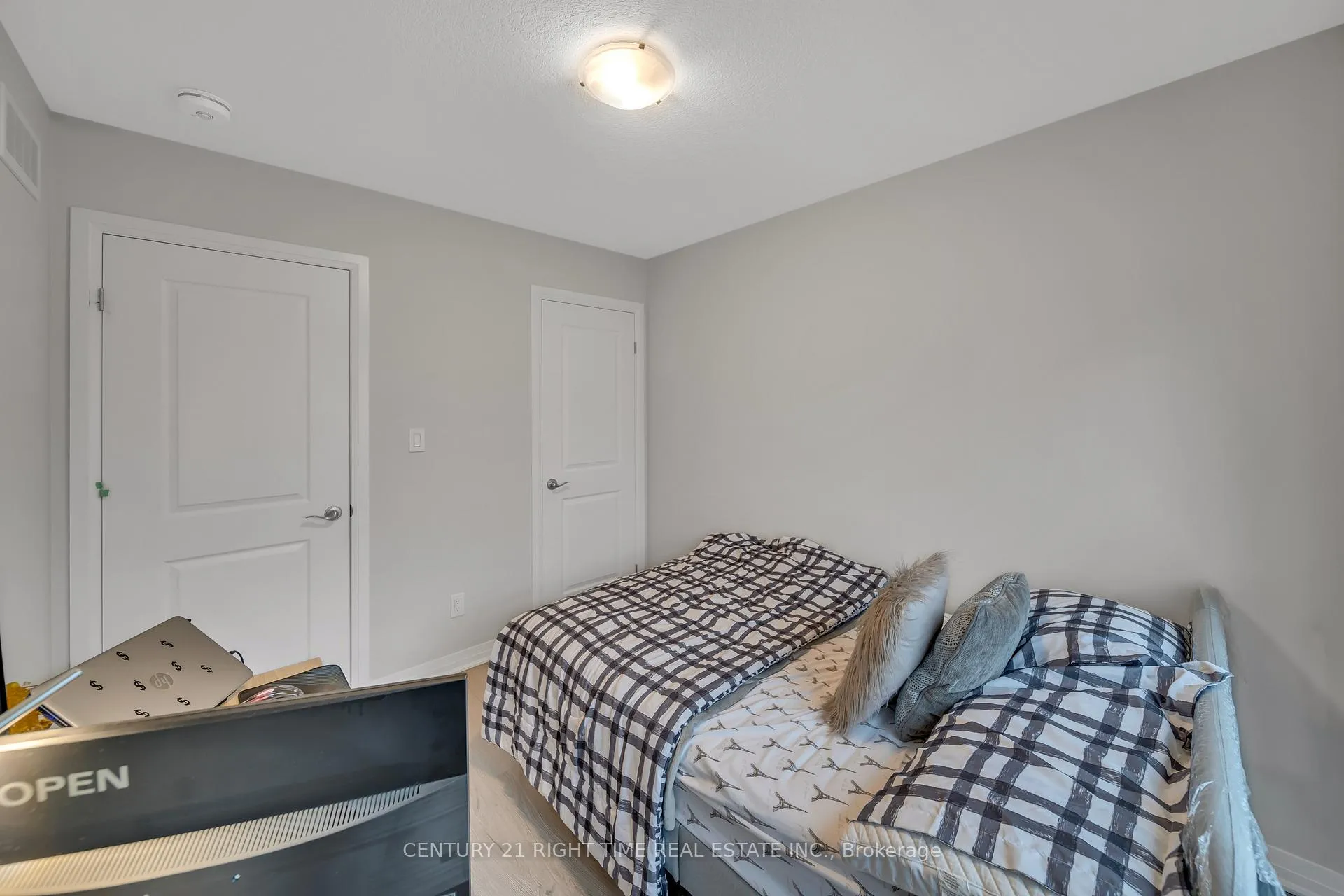 Photo 26 of 78 Progress Crescent, Kitchener — HOMEH