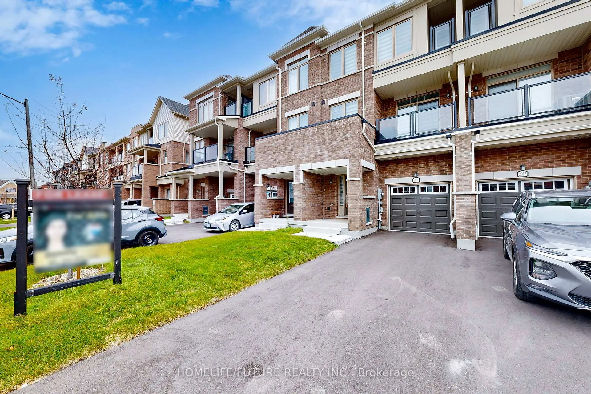 Photo 2 of 2015 Cameron Lott Crescent, Oshawa, Kedron — HOMEH