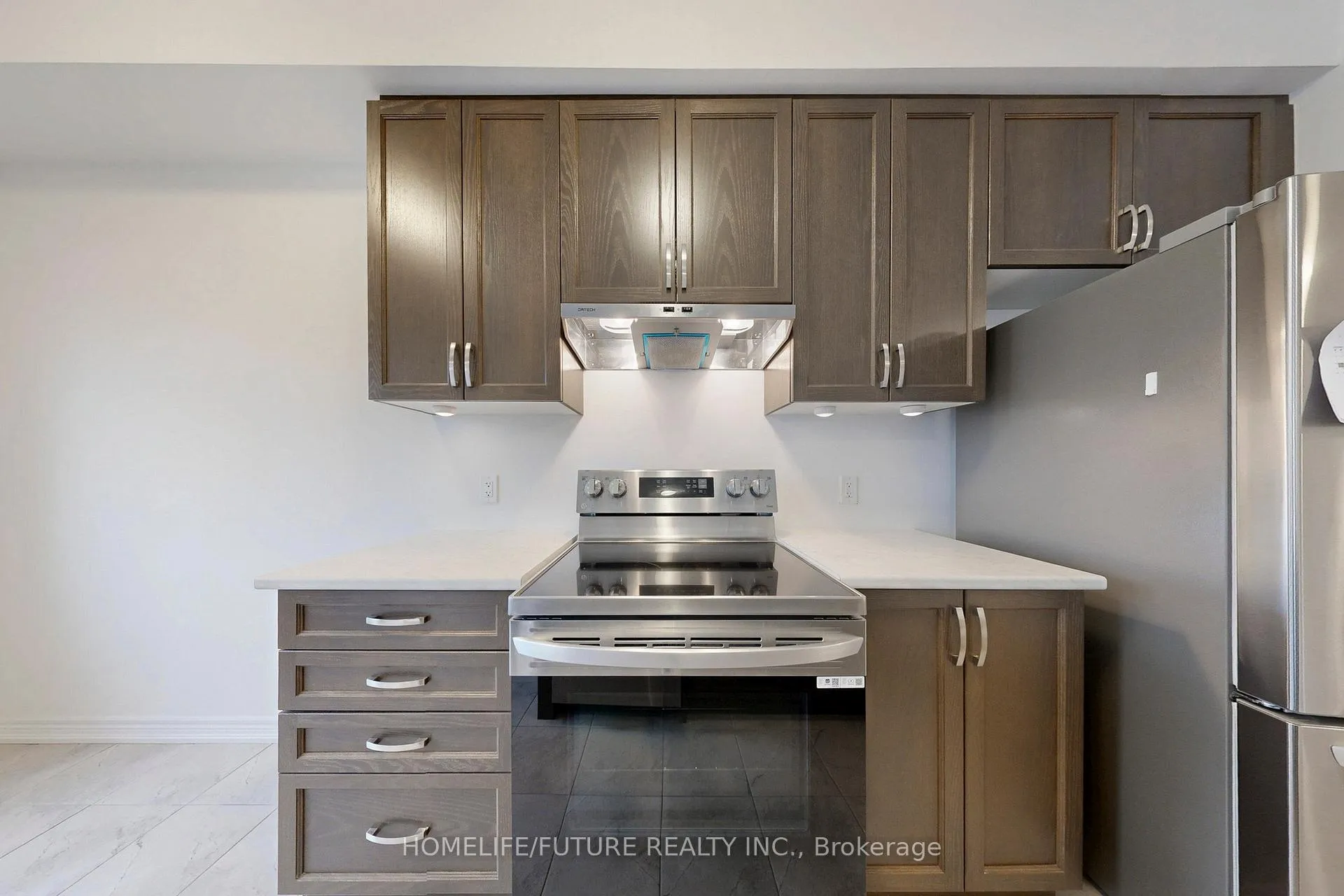 Photo 17 of 2015 Cameron Lott Crescent, Oshawa, Kedron — HOMEH