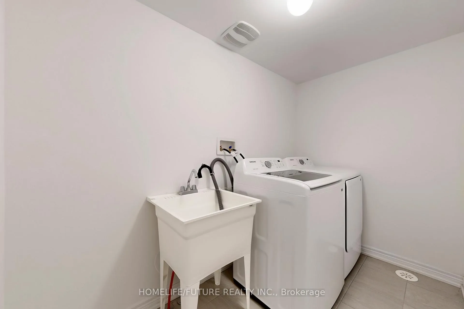 Photo 24 of 2015 Cameron Lott Crescent, Oshawa, Kedron — HOMEH