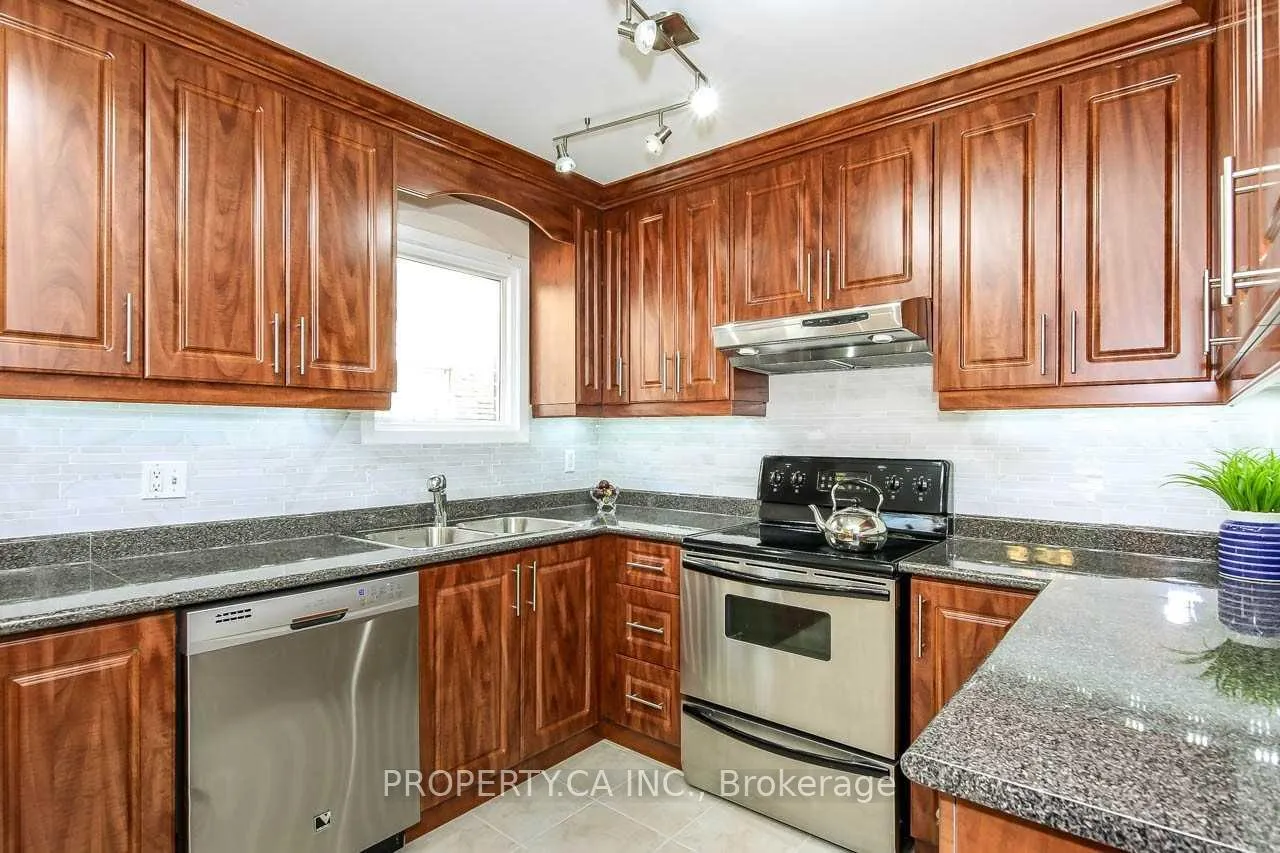 Photo 2 of Unit Main, 81 Holsworthy Crescent, Markham, German Mills — HOMEH