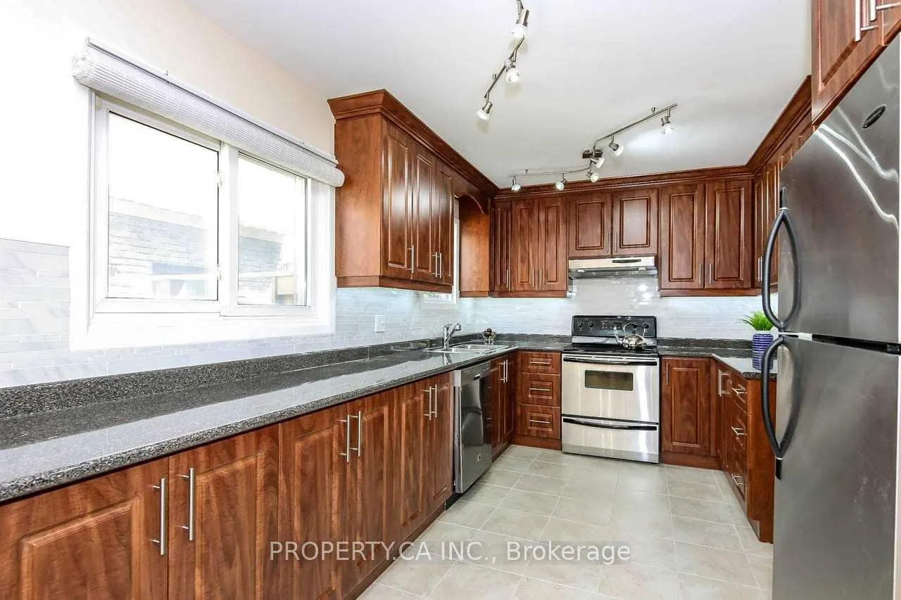 Photo 3 of Unit Main, 81 Holsworthy Crescent, Markham, German Mills — HOMEH