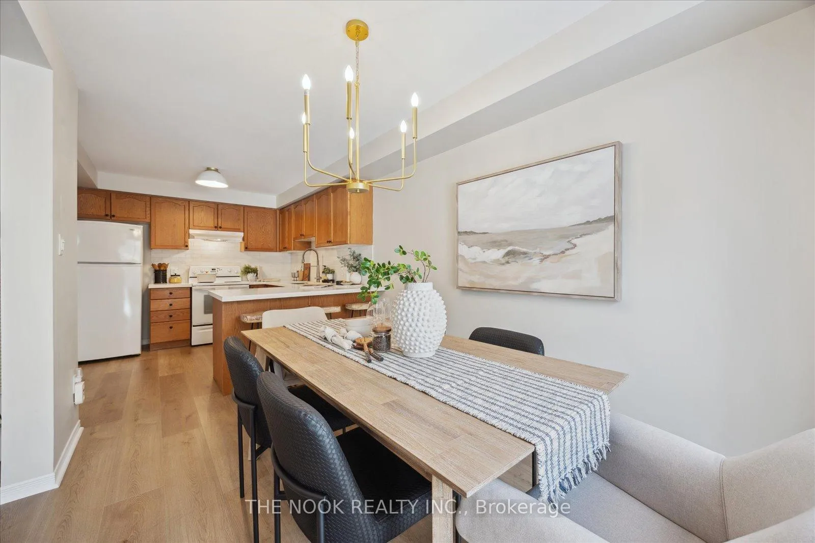 Photo 7 of Unit 3, 460 Woodmount Drive, Oshawa, Samac — HOMEH